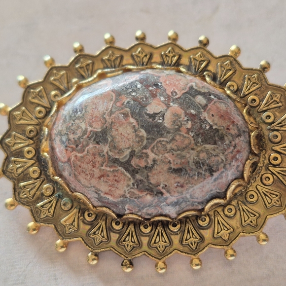 Leopard Skin Jasper And Gold Tone Broochel - Picture 2 of 3